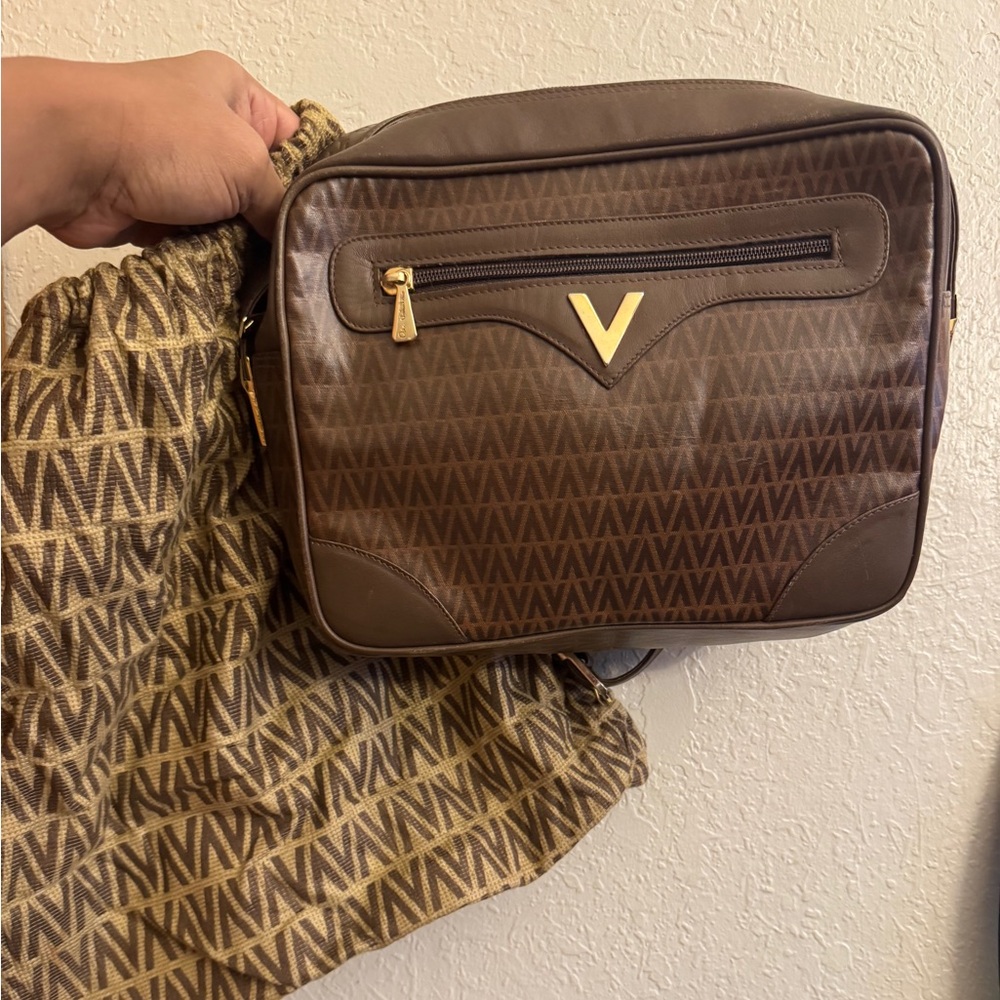 Valentino Messenger Bag with dust bag In excellent use condition
